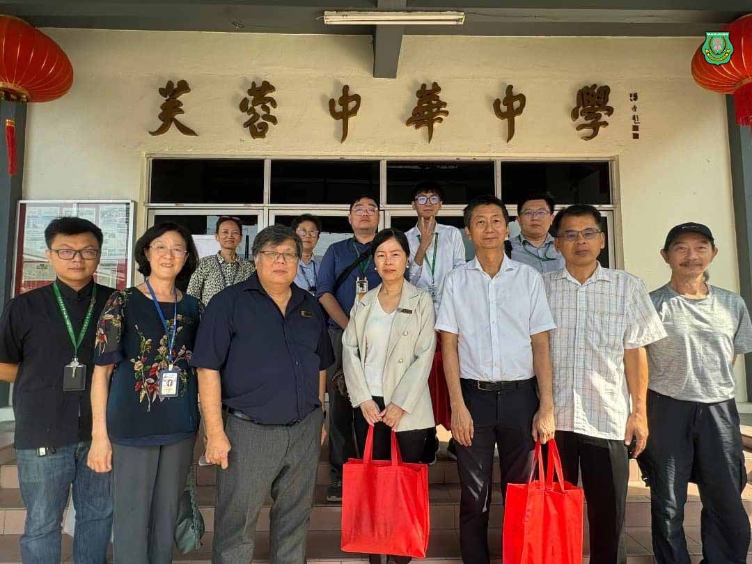 南华独中访芙蓉中华·针对硬体教学设备与网络管理进行深入交流